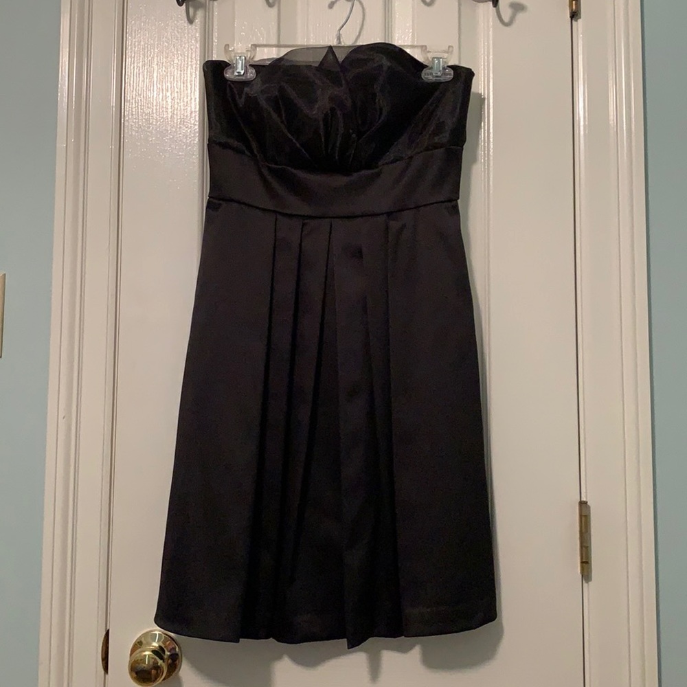 Very nice cocktail size 2 LBD! Only worn once!